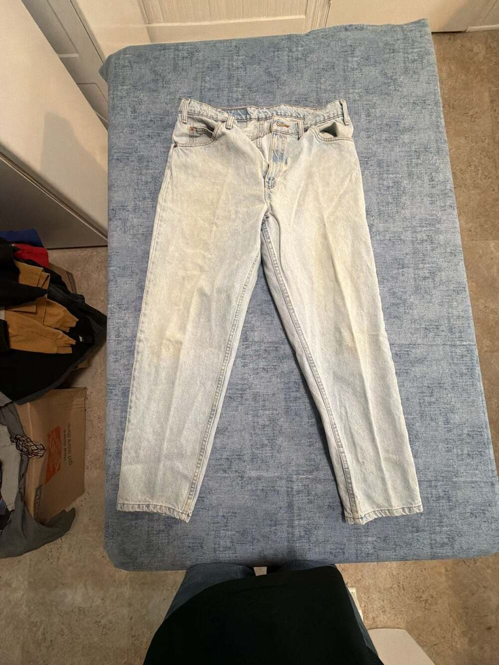 Levi's 550 Relaxed Fit Tapered Leg Light Wash Jeans
